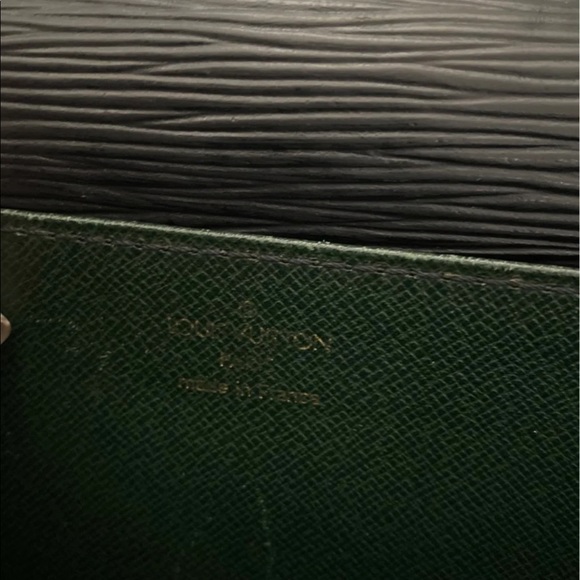 ❌SOLD❌ Louis Vuitton Cerviet Conseie ❌SOLD❌ - Picture 6 of 9